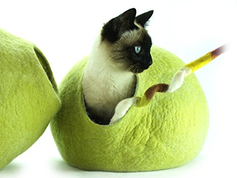 Cat Bed, House, Cave, Nap Cocoon, Igloo, 100% Handmade from sheep wool , Kivikis Size - Large, 6-8 kg (13-16 pounds) cat.