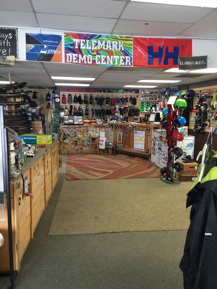AMR Ski and Board Shop